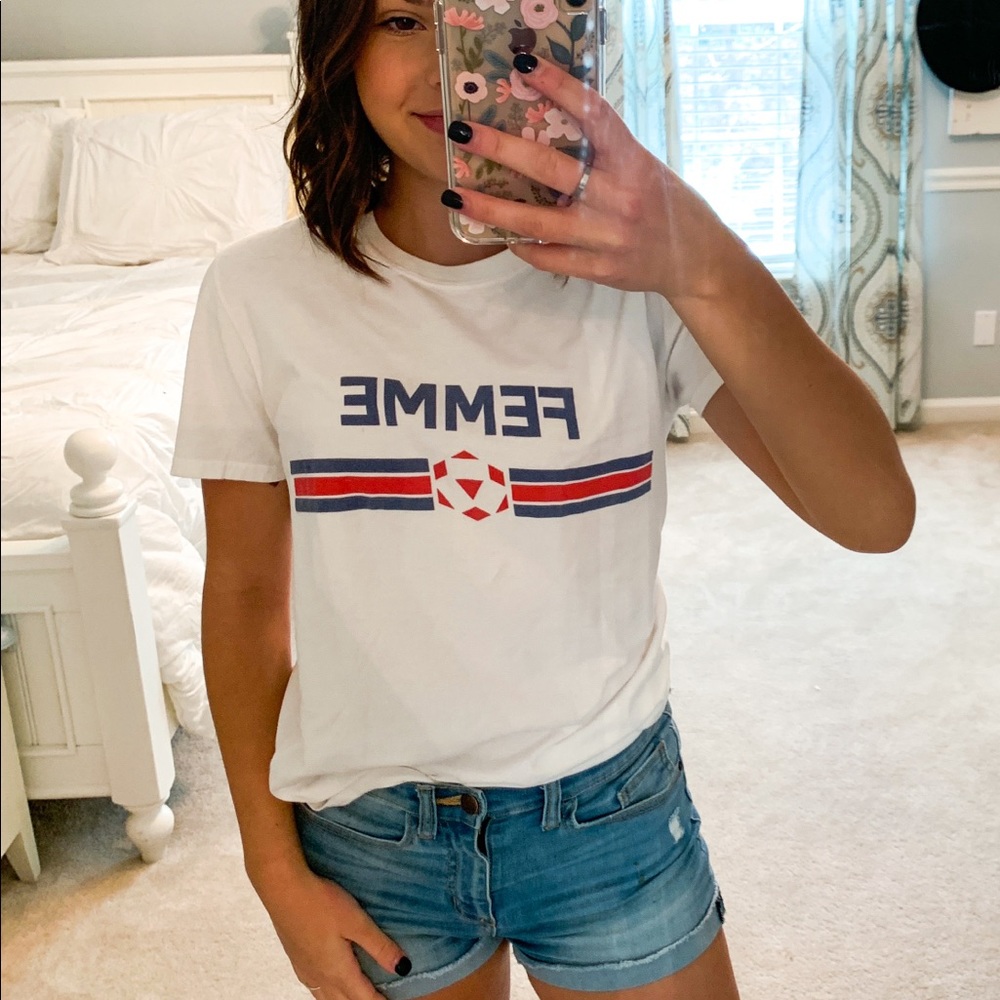tee shirt